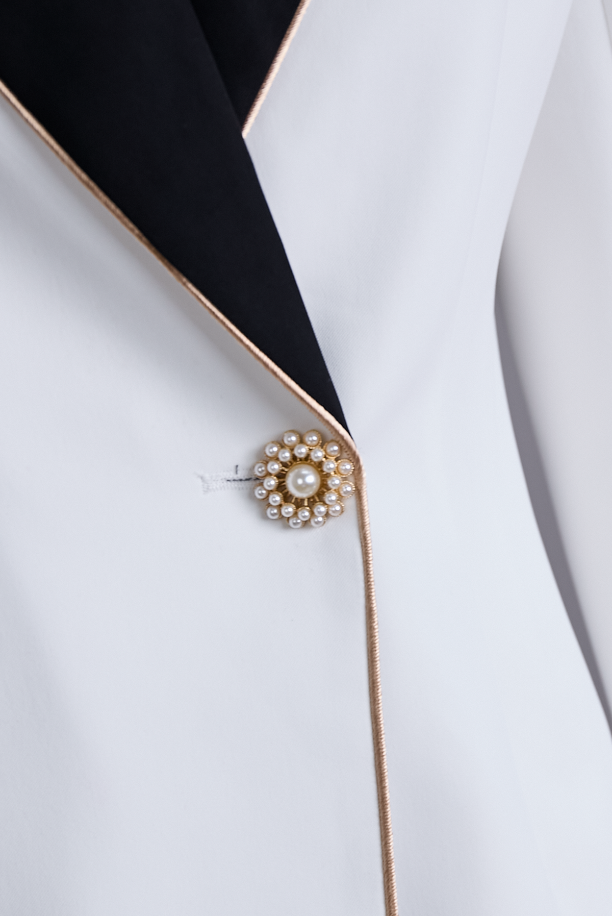 Asymmetric white blazer with contrast lapels for women | Valmera -6