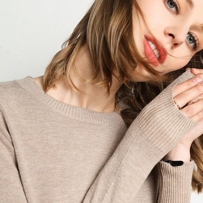 Classic round-neck timeless everyday jumper for women | Alina -16