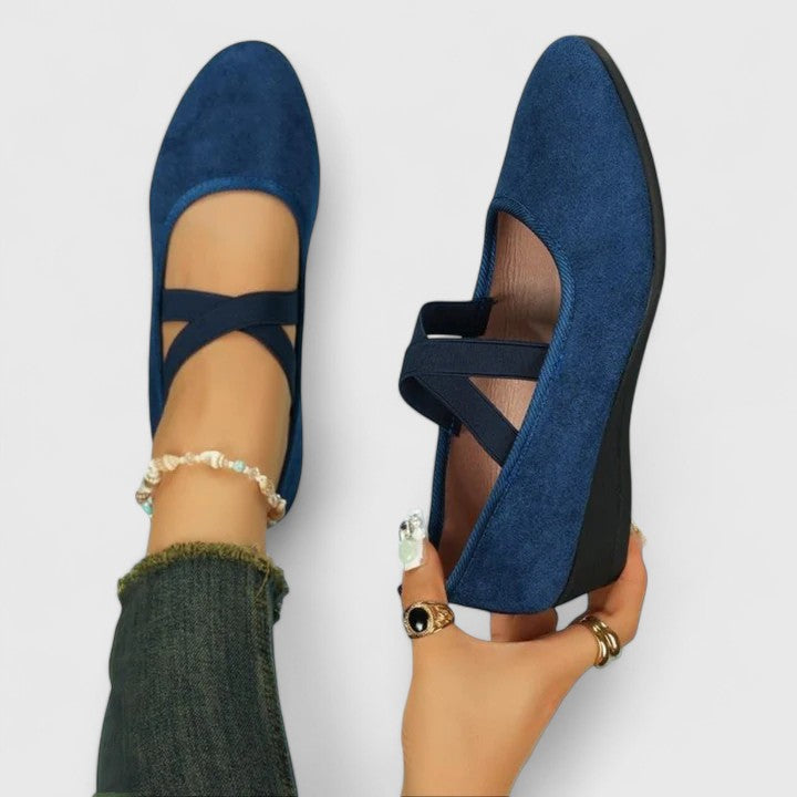 Orthopaedic-inspired sleek slip-on everyday shoes for women | Jynelle -2