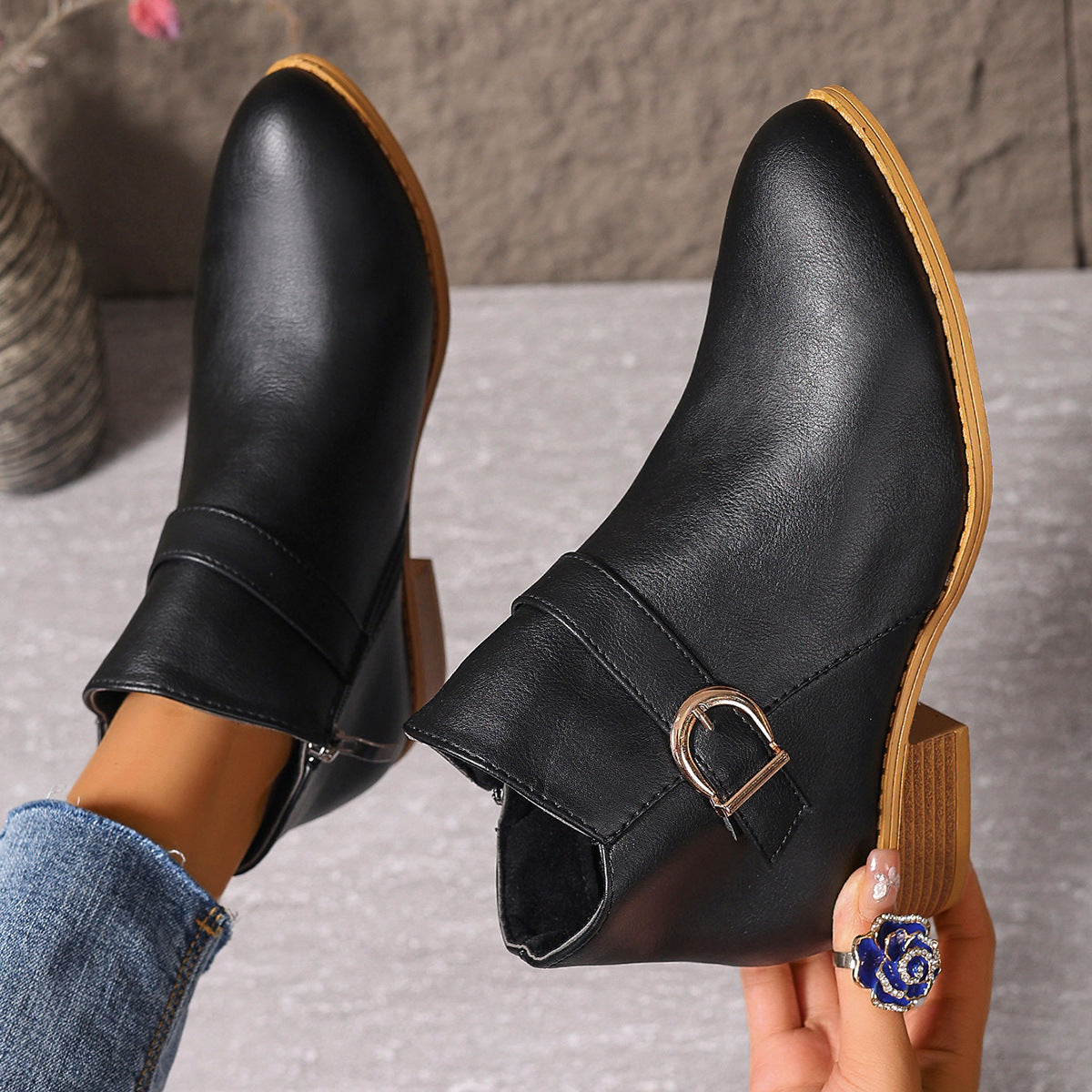 Piper | Women's Cushioned Wide Toe Ankle Boot