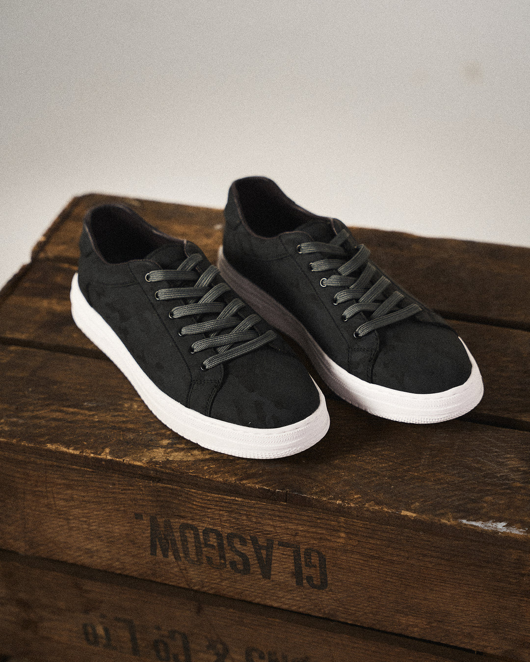 Classic leather stitched everyday trainers for men | Belmont -2