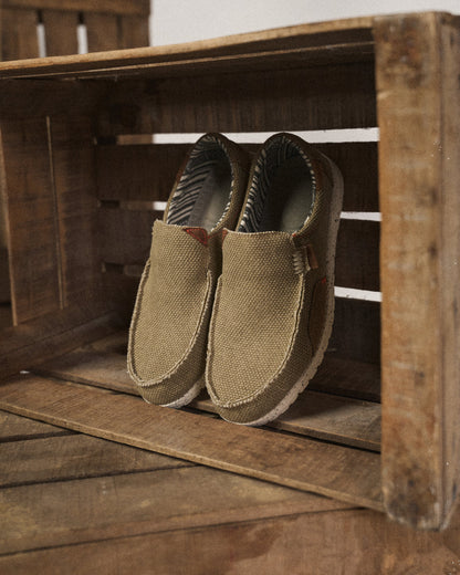 Classic canvas slip-on everyday shoes for men | Dockstone -4