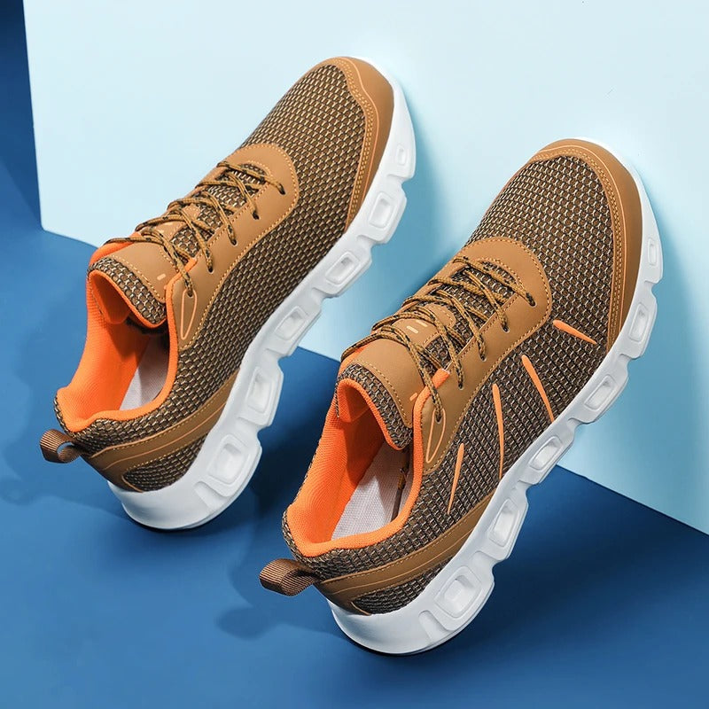 Performance adaptive-cushioning running trainers for men | AeroFlex -10