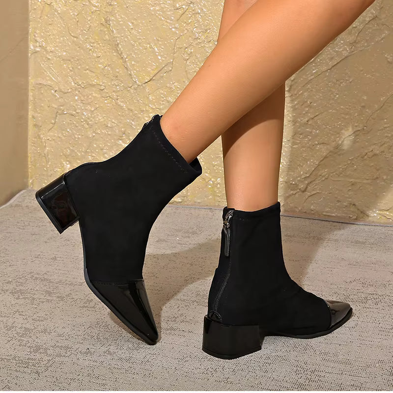 Elegant block heel ankle boots with glossy details for Women | Gracia Noir