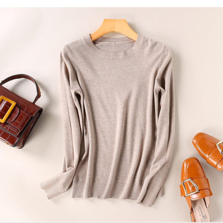 Classic round-neck timeless everyday jumper for women | Alina -17