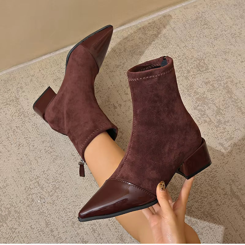 Elegant block heel ankle boots with glossy details for Women | Gracia Noir