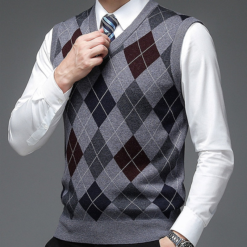 Wexford | Men's Argyle V Neck Sweater Vest