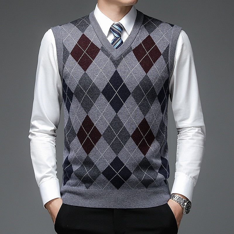 Wexford | Men's Argyle V Neck Sweater Vest