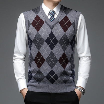 Wexford | Men's Argyle V Neck Sweater Vest