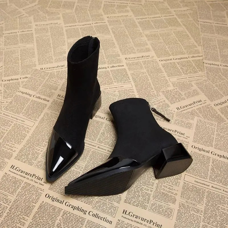 Elegant block heel ankle boots with glossy details for Women | Gracia Noir
