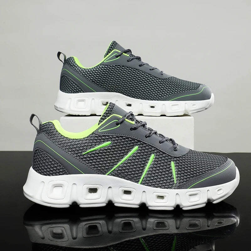 Performance adaptive-cushioning running trainers for men | AeroFlex -3