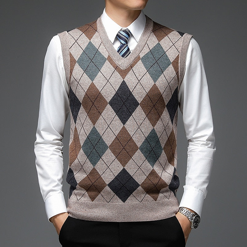 Wexford | Men's Argyle V Neck Sweater Vest