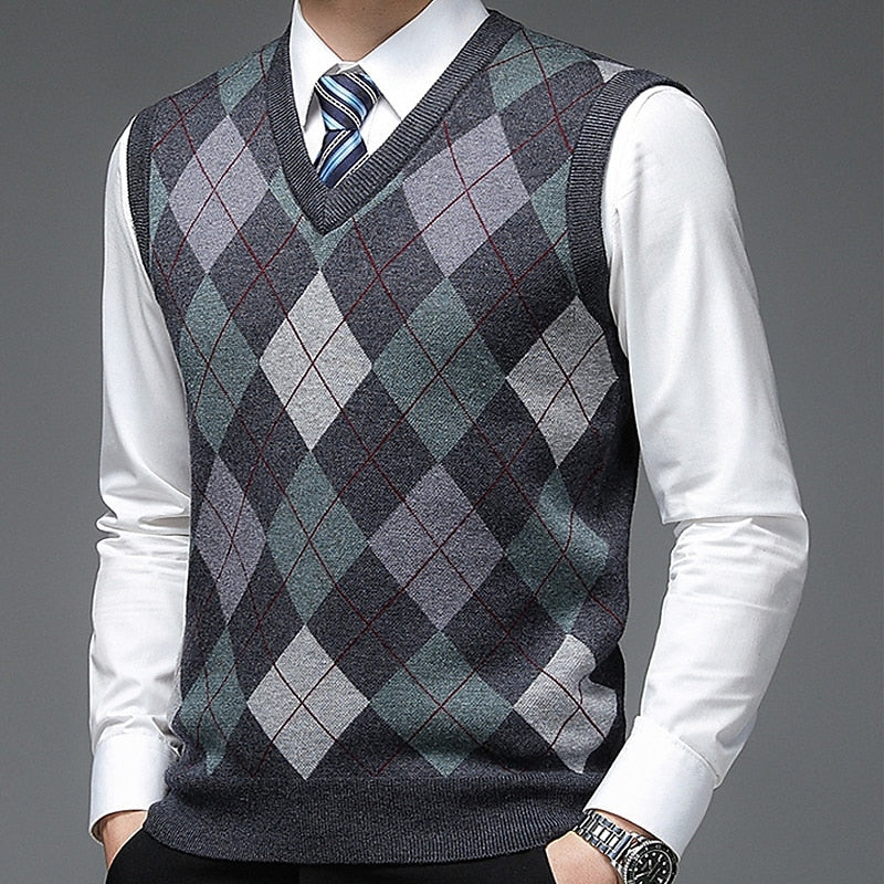 Wexford | Men's Argyle V Neck Sweater Vest